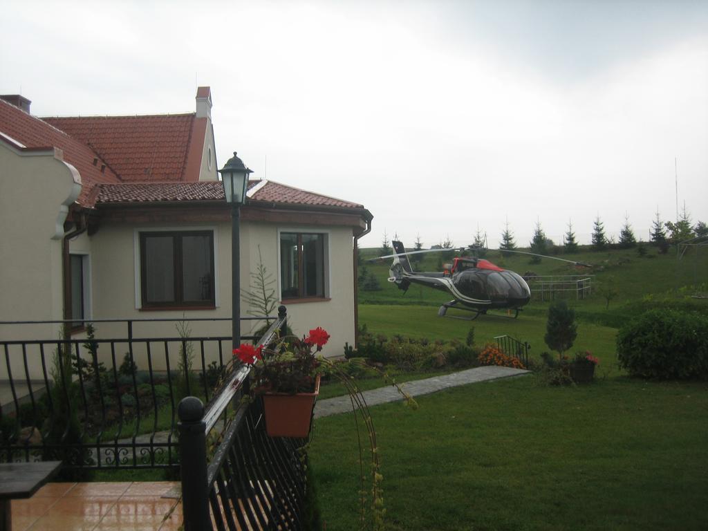 Gosciniec Rycerski Bed and Breakfast Paprotki Eksteriør billede