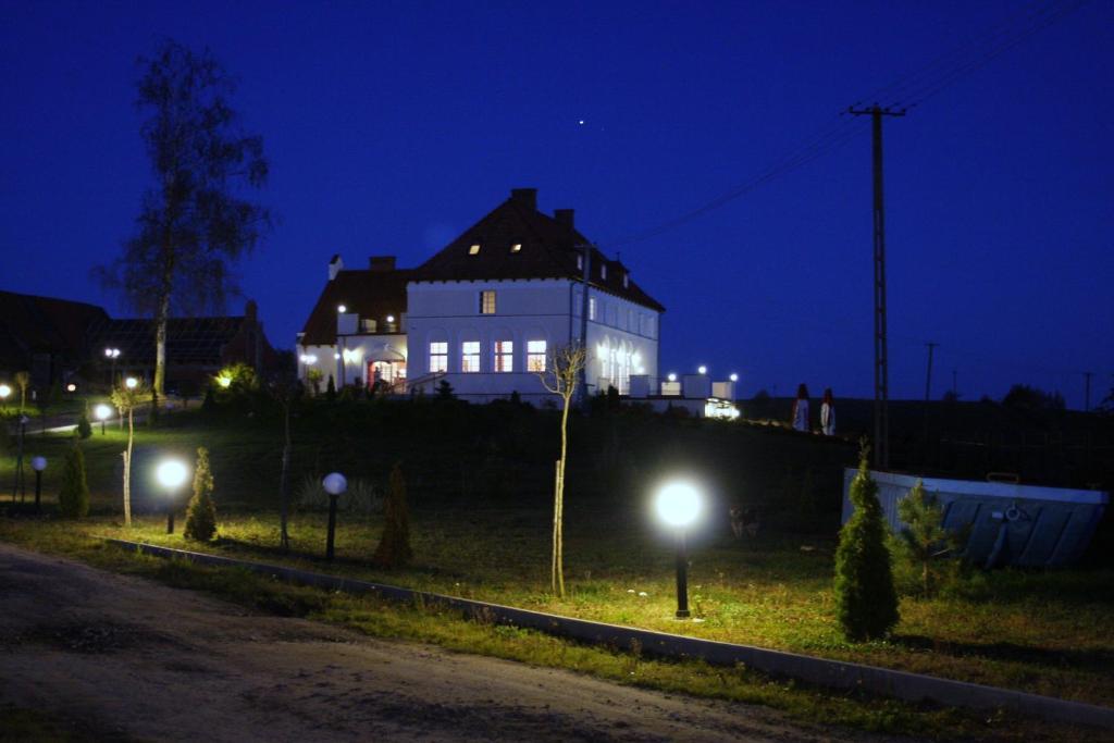Gosciniec Rycerski Bed and Breakfast Paprotki Eksteriør billede