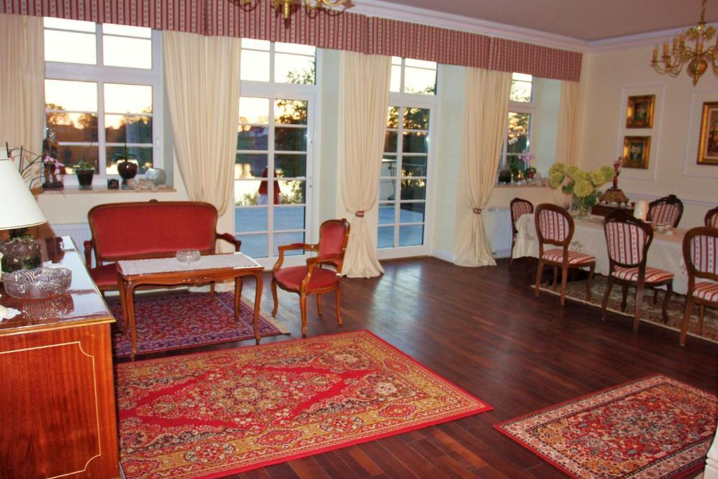 Gosciniec Rycerski Bed and Breakfast Paprotki Eksteriør billede