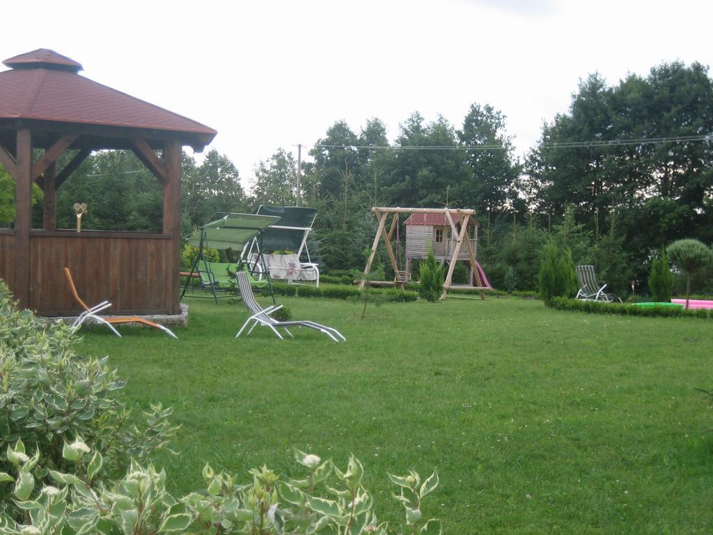 Gosciniec Rycerski Bed and Breakfast Paprotki Eksteriør billede