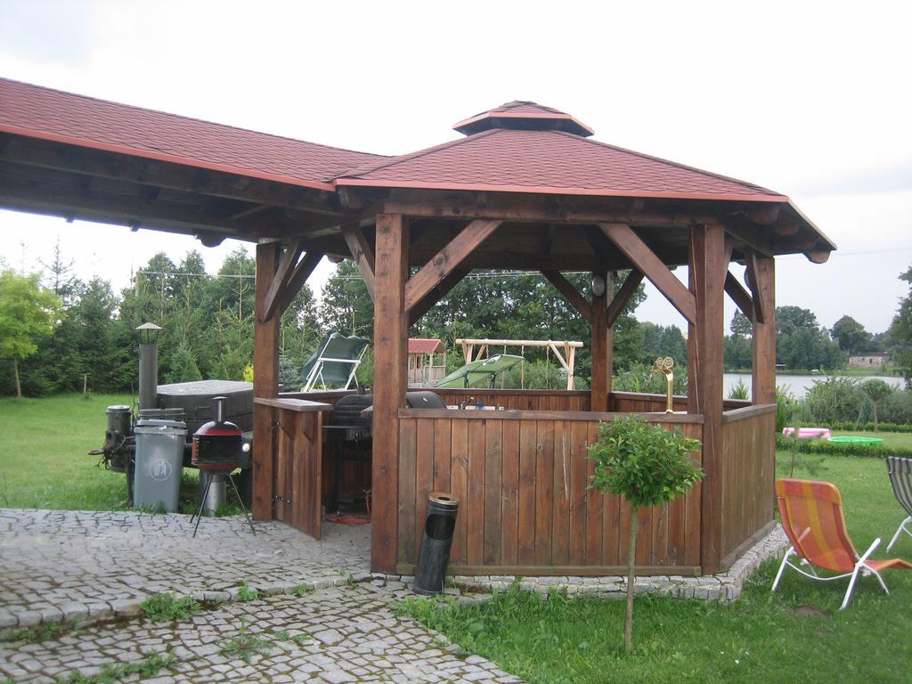 Gosciniec Rycerski Bed and Breakfast Paprotki Eksteriør billede